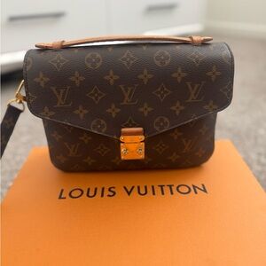 Louis Vuitton Pochette Métis